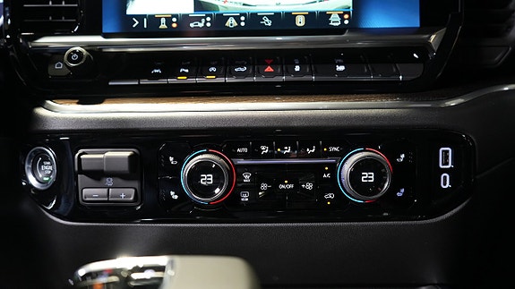 Chevrolet Silverado EV 15 of 16