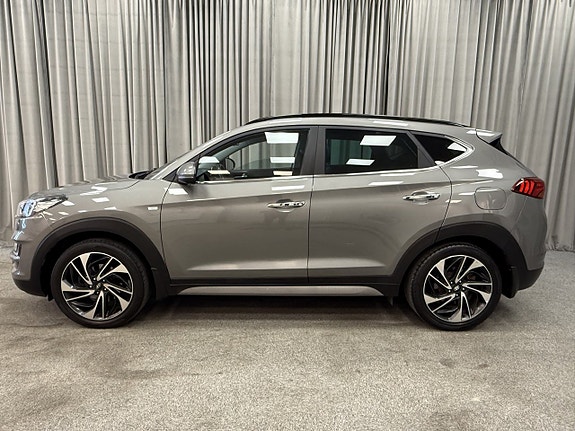 Hyundai Tucson 2 of 5