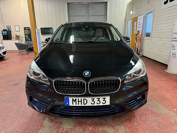 BMW 225xe 6 of 16
