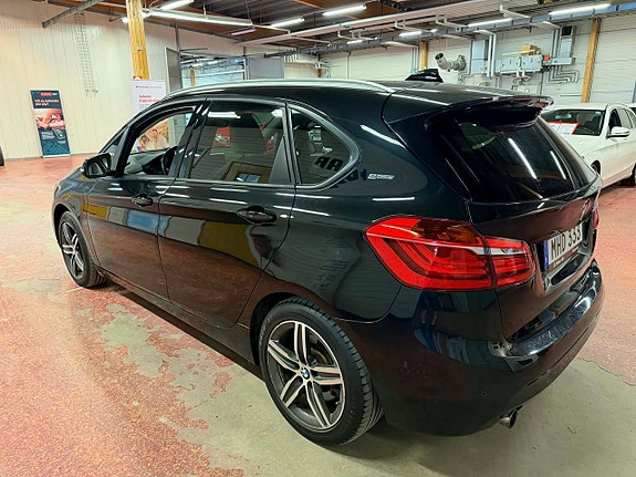 BMW 225xe 5 of 5
