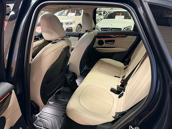BMW 225xe 11 of 16