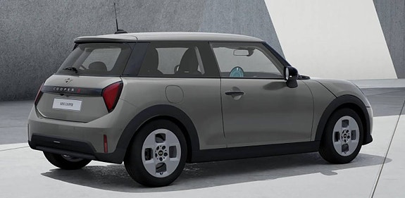 MINI Cooper S 2 of 5