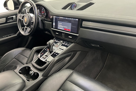 Porsche Cayenne S 11 of 30