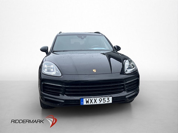 Porsche Cayenne S 2 of 5