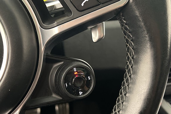 Porsche Cayenne S 21 of 30