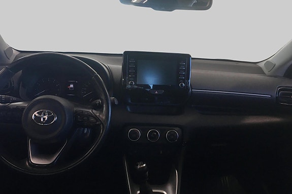 Toyota Yaris 7 of 12