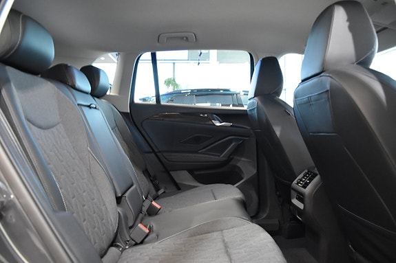 Volkswagen Tiguan 16 of 23