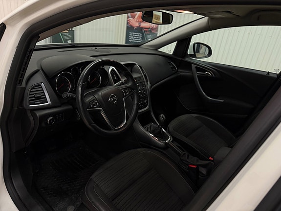 Opel Astra 8 of 17