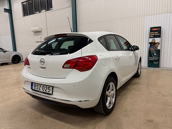 Opel Astra 6 of 17