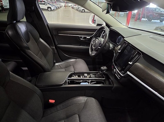 Volvo V90 Cross Country 4 of 5