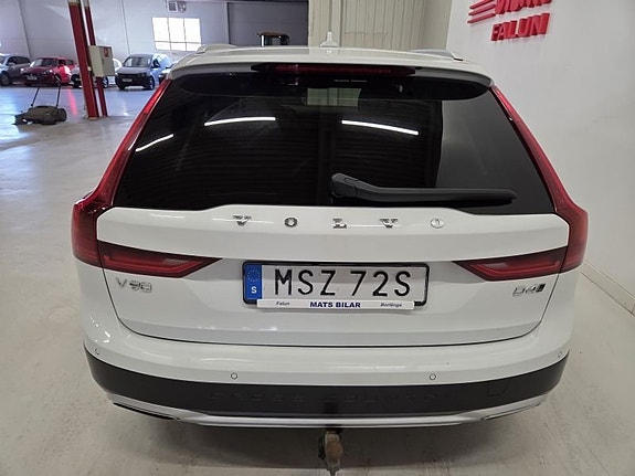 Volvo V90 Cross Country 7 of 10