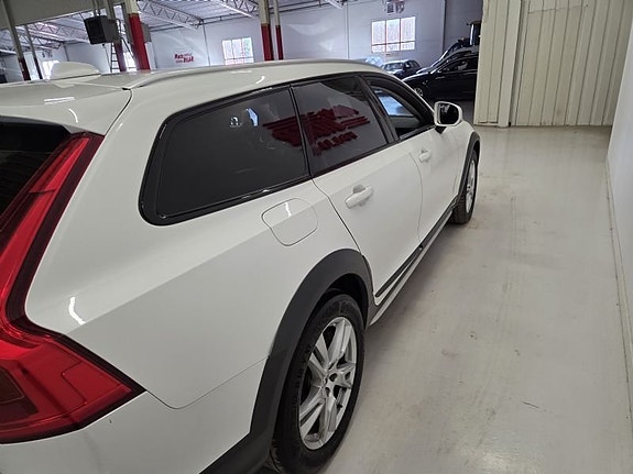 Volvo V90 Cross Country 6 of 10