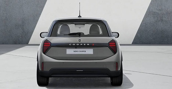 MINI Cooper S 2 of 5
