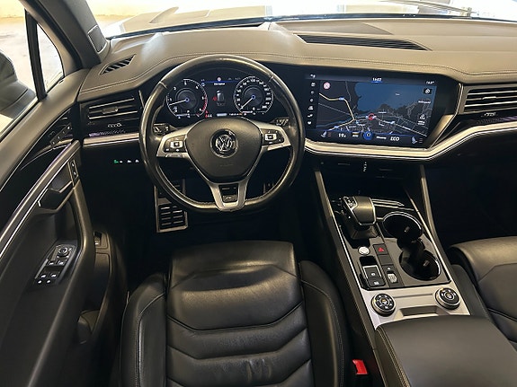 Volkswagen Touareg 12 of 30
