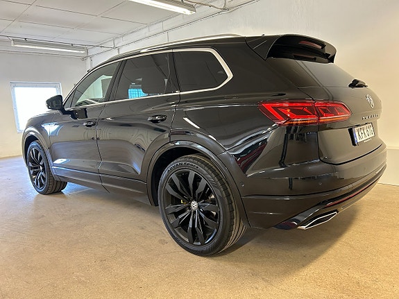 Volkswagen Touareg 3 of 30