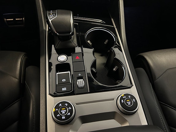 Volkswagen Touareg 15 of 30