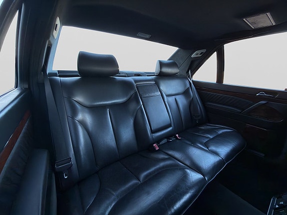 Mercedes-Benz S600 29 of 30