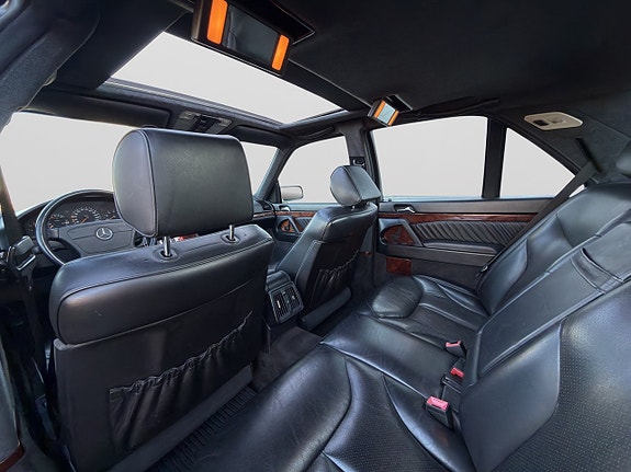 Mercedes-Benz S600 21 of 30