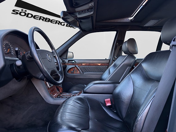 Mercedes-Benz S600 12 of 30