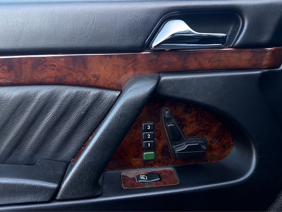 Mercedes-Benz S600 11 of 30