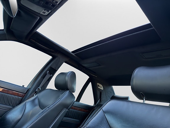 Mercedes-Benz S600 13 of 30