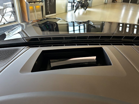 Porsche Cayenne 17 of 21