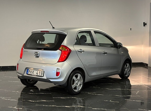Kia Picanto 6 of 17