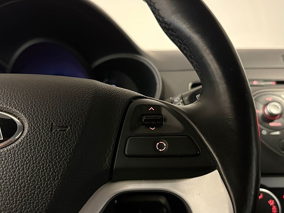 Kia Picanto 12 of 17