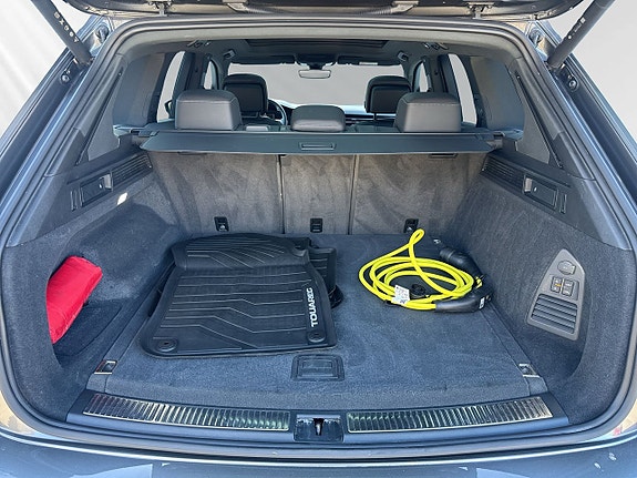Volkswagen Touareg 28 of 28