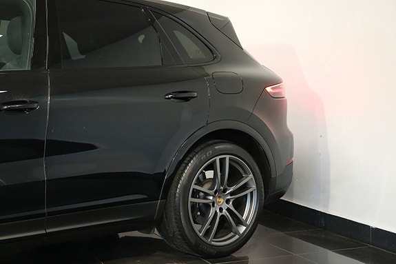 Porsche Cayenne 25 of 25