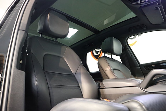 Porsche Cayenne 14 of 25