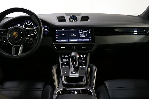 Porsche Cayenne 11 of 25