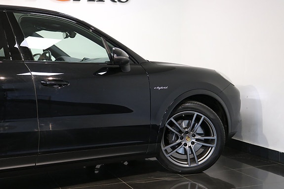 Porsche Cayenne 24 of 25