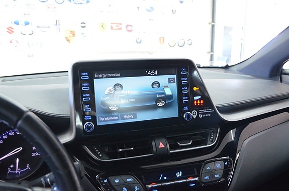 Toyota C-HR 11 of 13