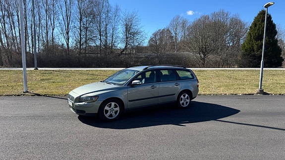 Volvo V50 4 of 5