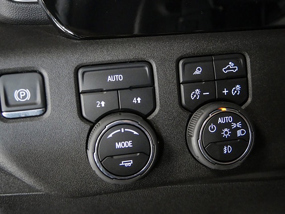 Chevrolet Silverado EV 25 of 29