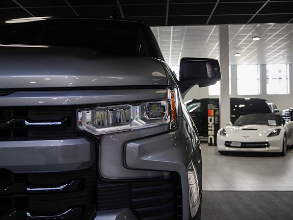 Chevrolet Silverado EV 7 of 29
