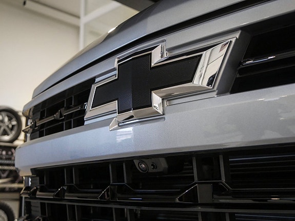 Chevrolet Silverado EV 6 of 29