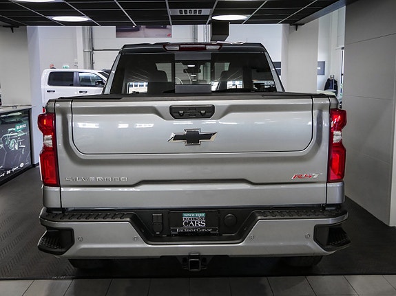 Chevrolet Silverado EV 9 of 29