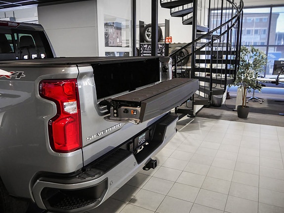 Chevrolet Silverado EV 10 of 29
