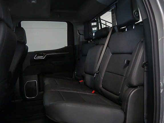 Chevrolet Silverado EV 16 of 29
