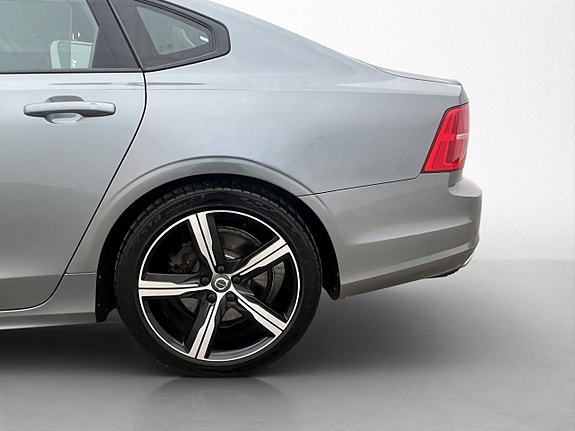Volvo S90 30 of 30