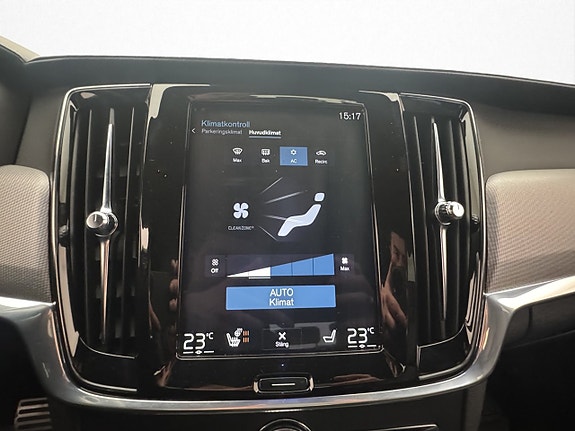 Volvo S90 24 of 30