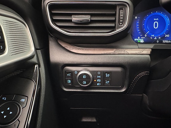Ford Explorer 16 of 30