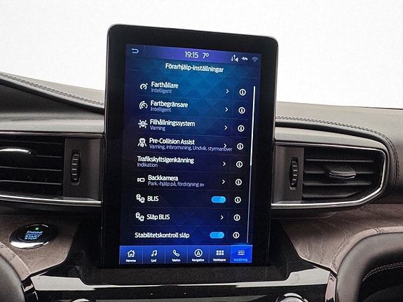 Ford Explorer 25 of 30