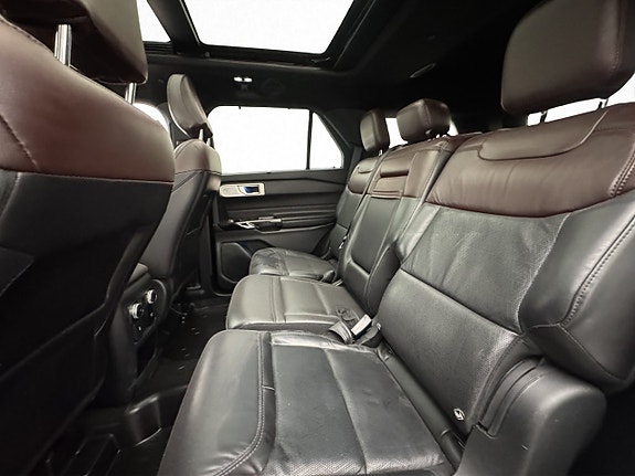 Ford Explorer 30 of 30