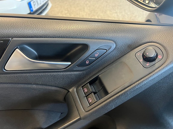 Volkswagen Golf VI 10 of 14
