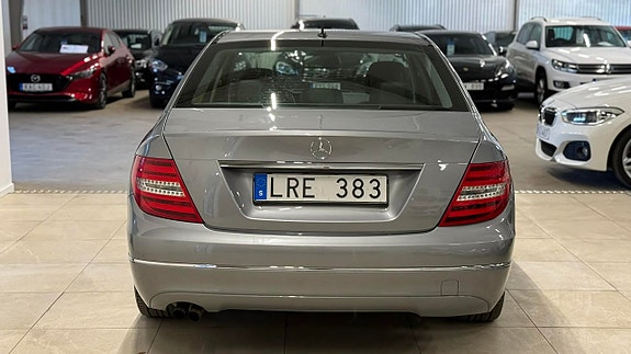 Mercedes-Benz C180 9 of 23