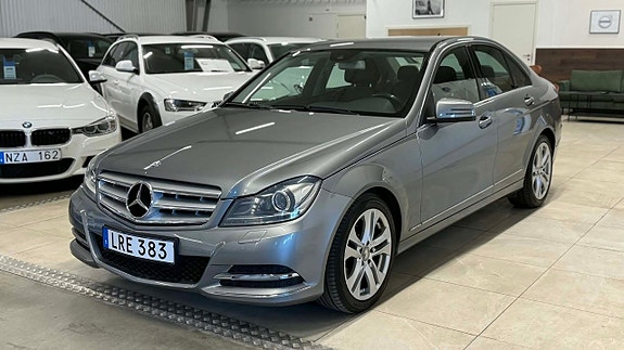 Mercedes-Benz C180 3 of 5