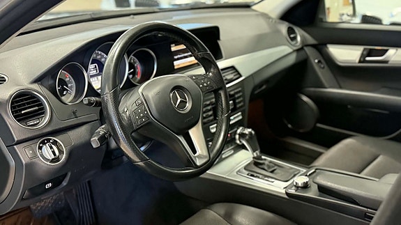 Mercedes-Benz C180 17 of 23